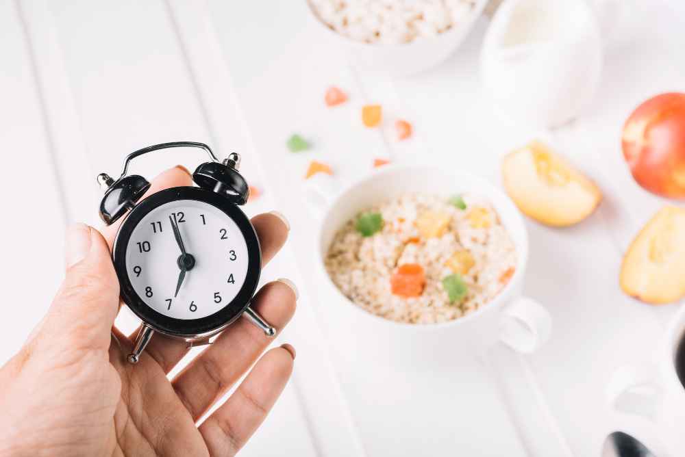 Should You Eat Dinner Before 7 PM?
