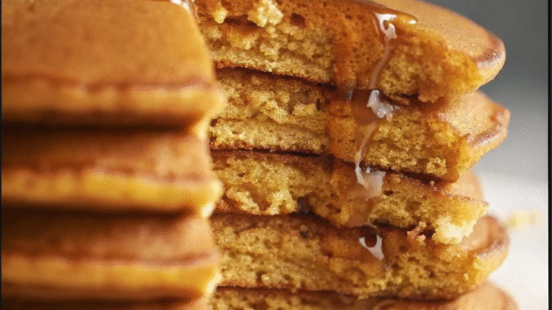 Fluffy Gingerbread Pancakes: Cozy Holiday Breakfast Magic